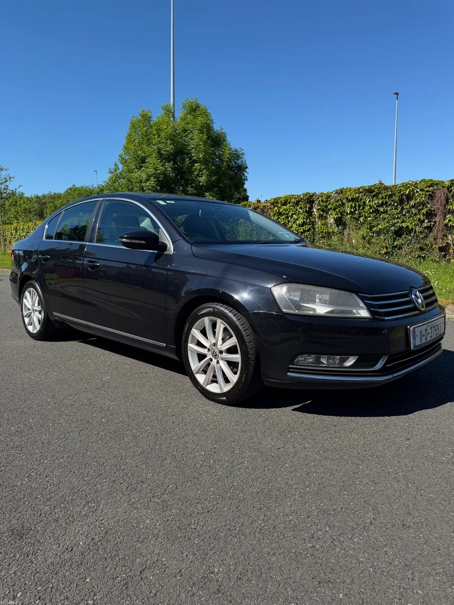 2011 Volkswagen Passat - Image 1
