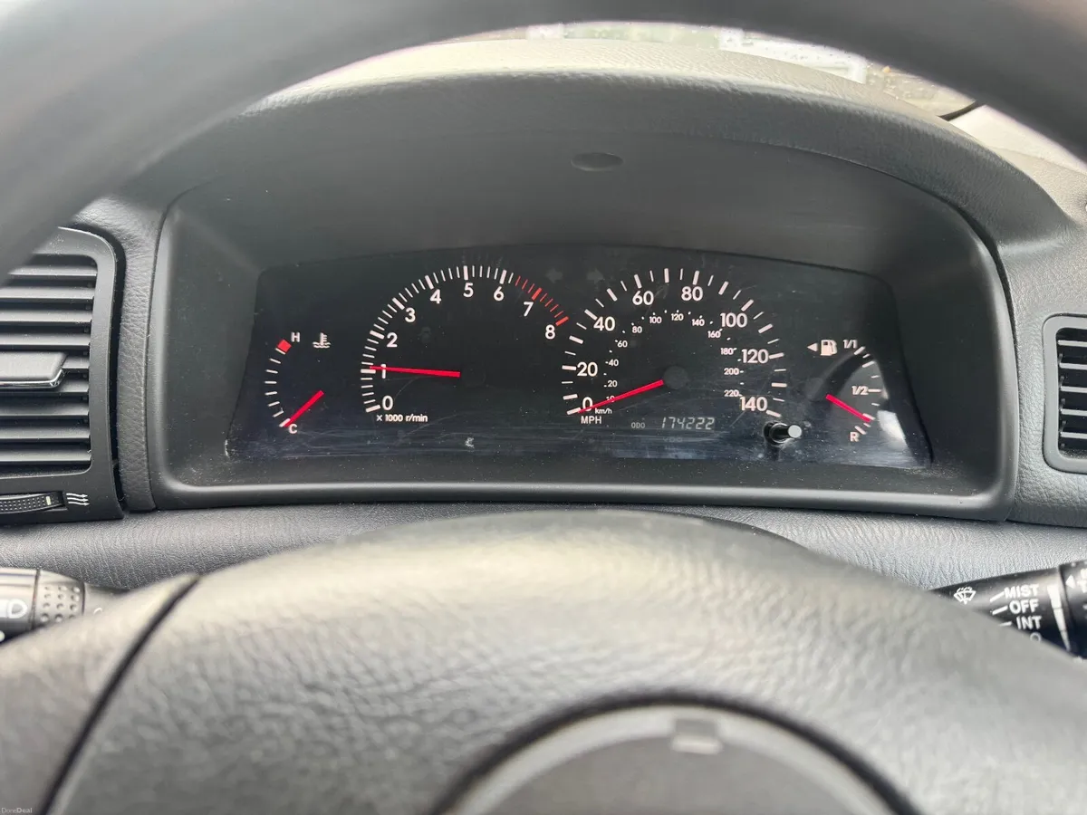 Toyota Corolla 2004 - Image 2