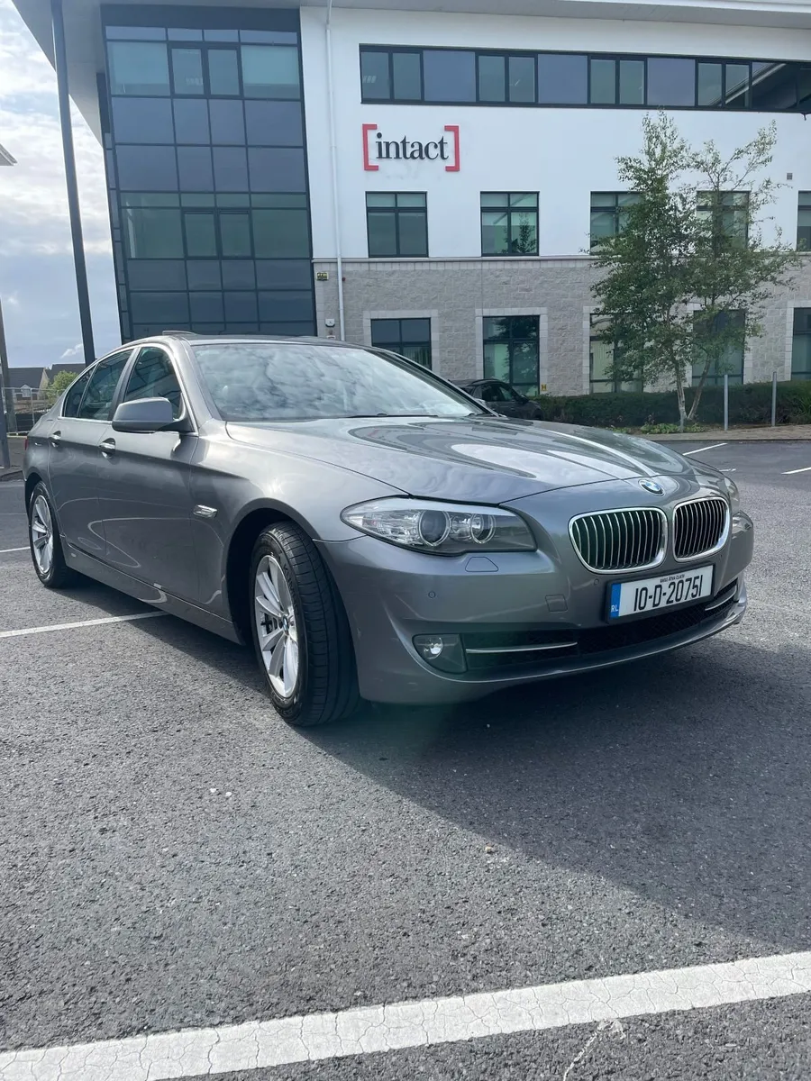 BMW 5-Series 2010 Low Miles Sports Seats & Sunroof - Image 1