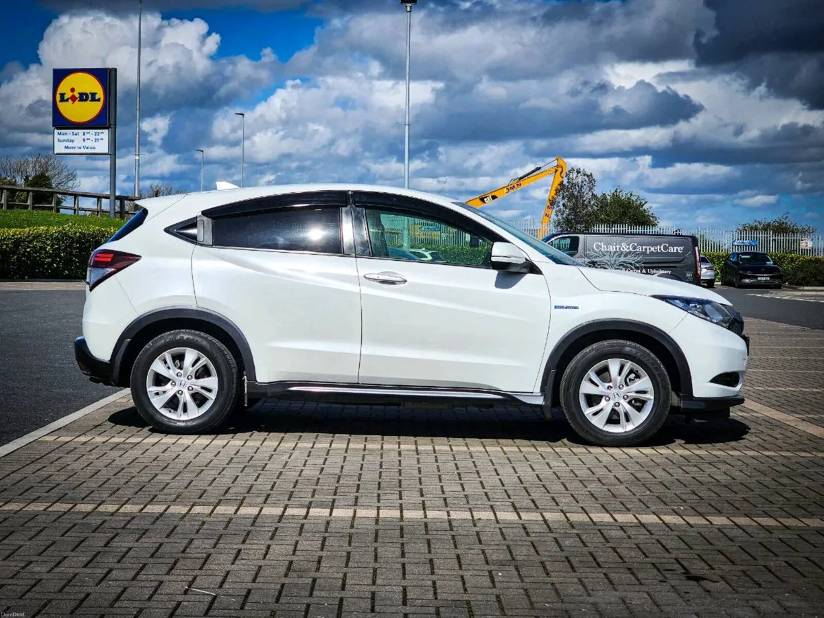 2015 Honda vezel 1.5 hybrid automatic petrol - Image 2