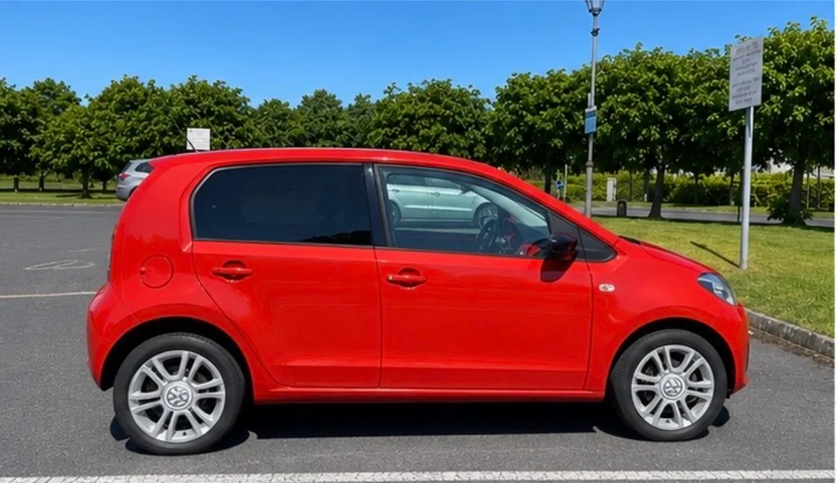 Volkswagen Up! Automatic – Excellent Condition - Image 4