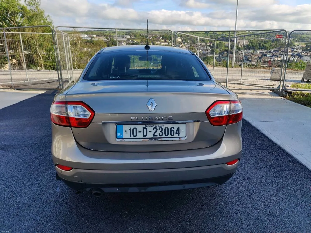 2010 Renault Fluence. LOW KMs - Image 3