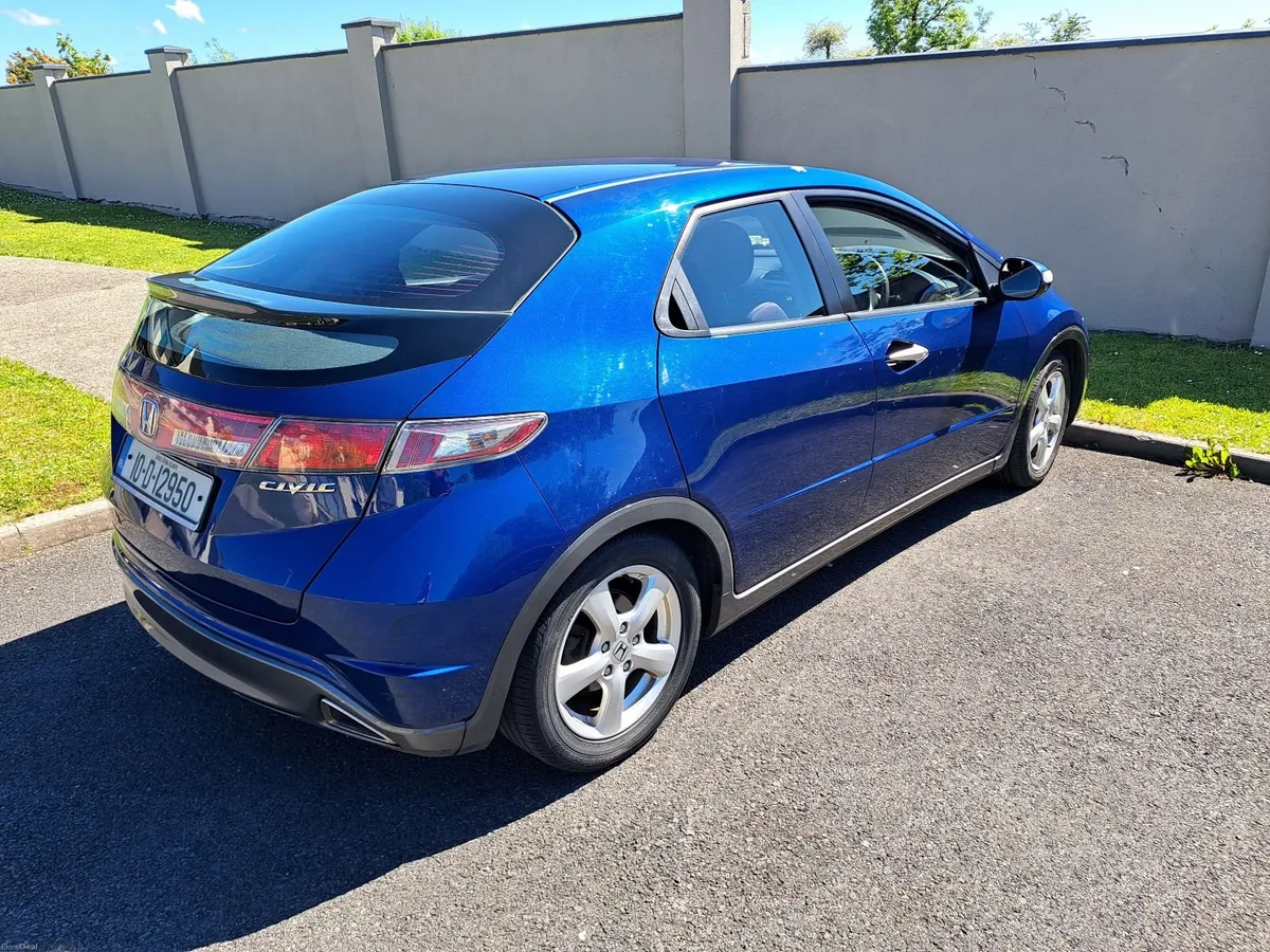 Honda Civic 2010 - Image 4