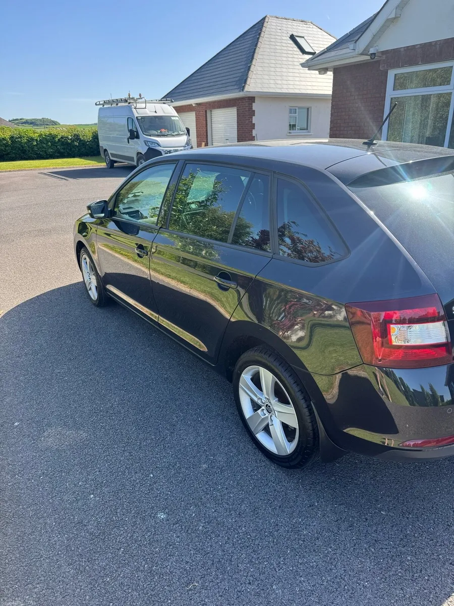 Skoda rapid 1.2 petrol - Image 4