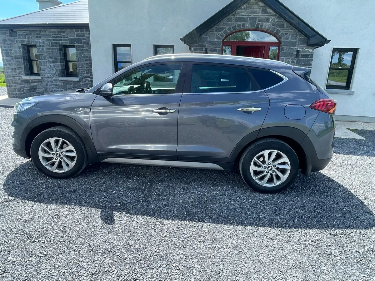 Hyundai Tuscan - Image 3