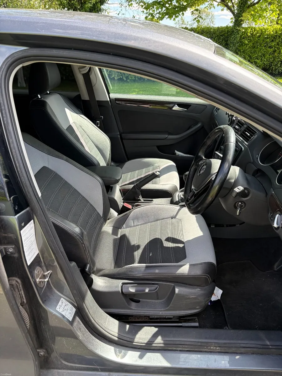 Volkswagen Jetta 2015 - Image 4