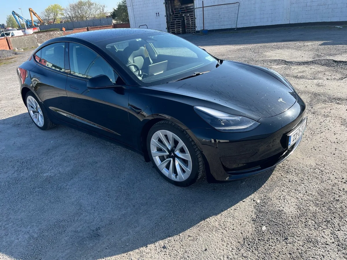2022 Tesla Model 3 - Image 3