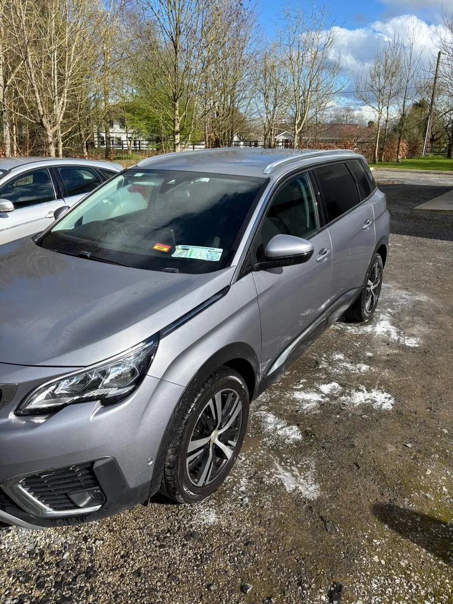 Peugeot 5008 - Image 1