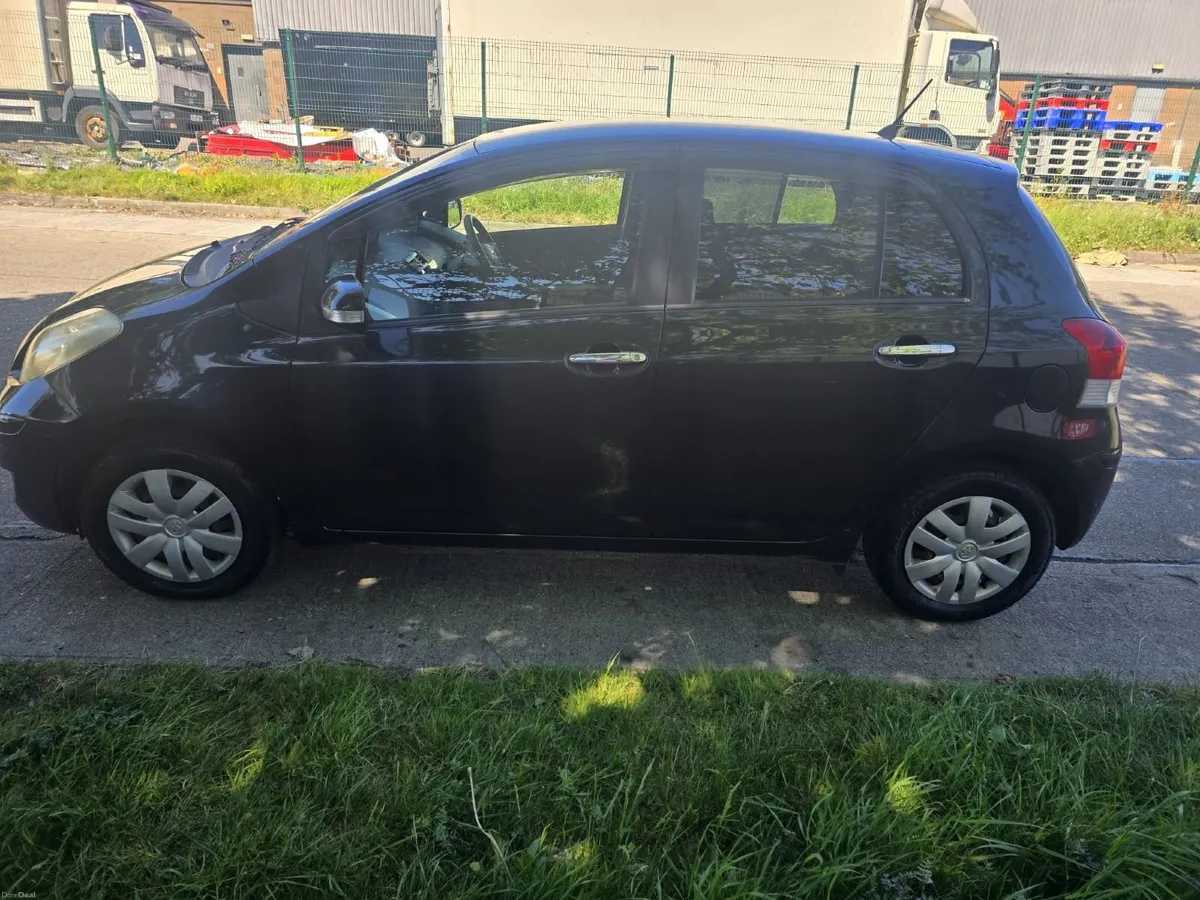 Toyota Vitz 2010/ Automatic/ Super clean/ 80K km - Image 3