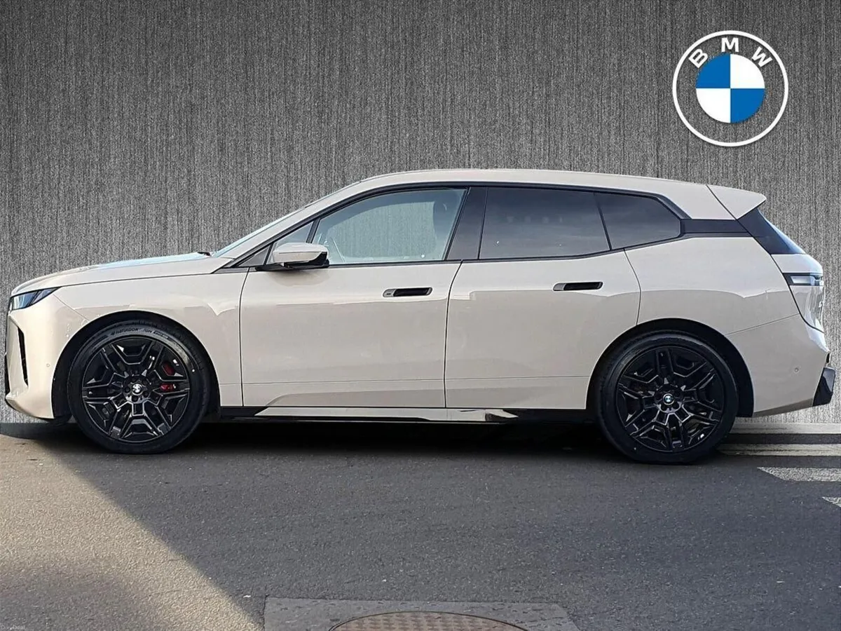 BMW iX xDrive45 M Sport - Image 4