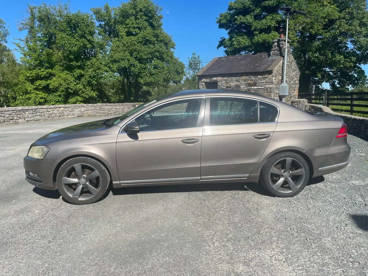 2011 Passat - Image 4