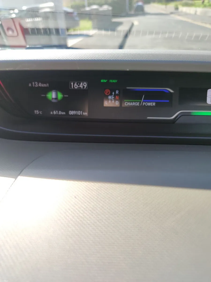 Honda Freed 2018 hybrid G sensing 7 seater - Image 3
