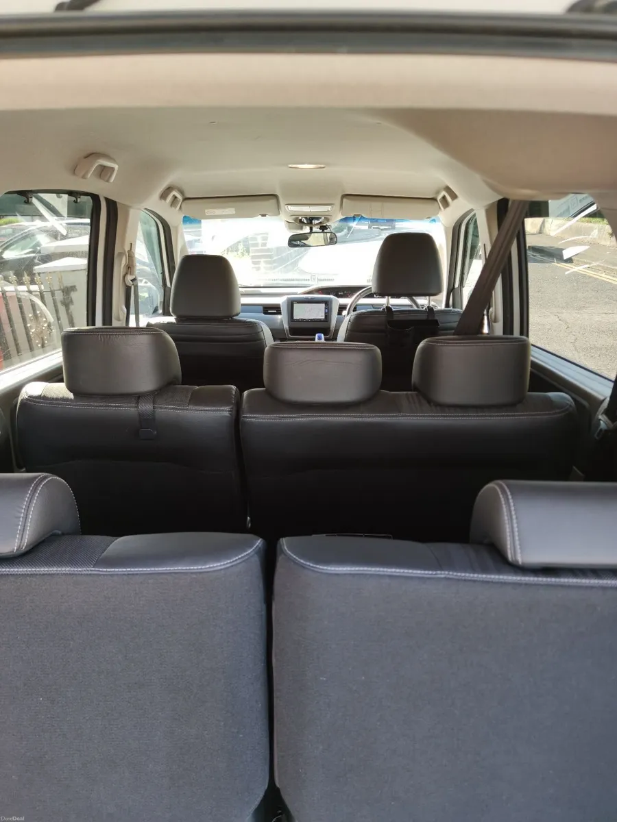 Honda Freed 2018 hybrid G sensing 7 seater - Image 4