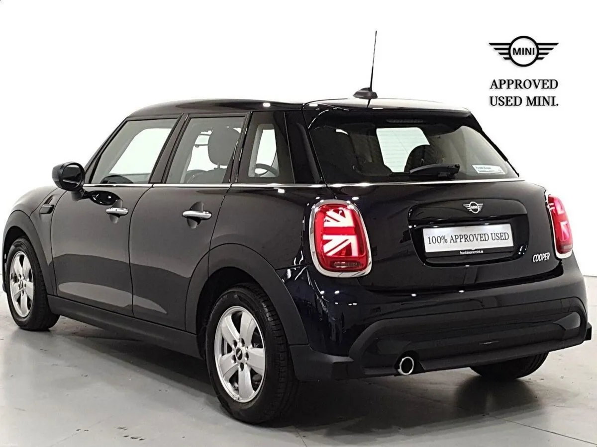 Mini Cooper 5-Door Cooper Classic - Image 3