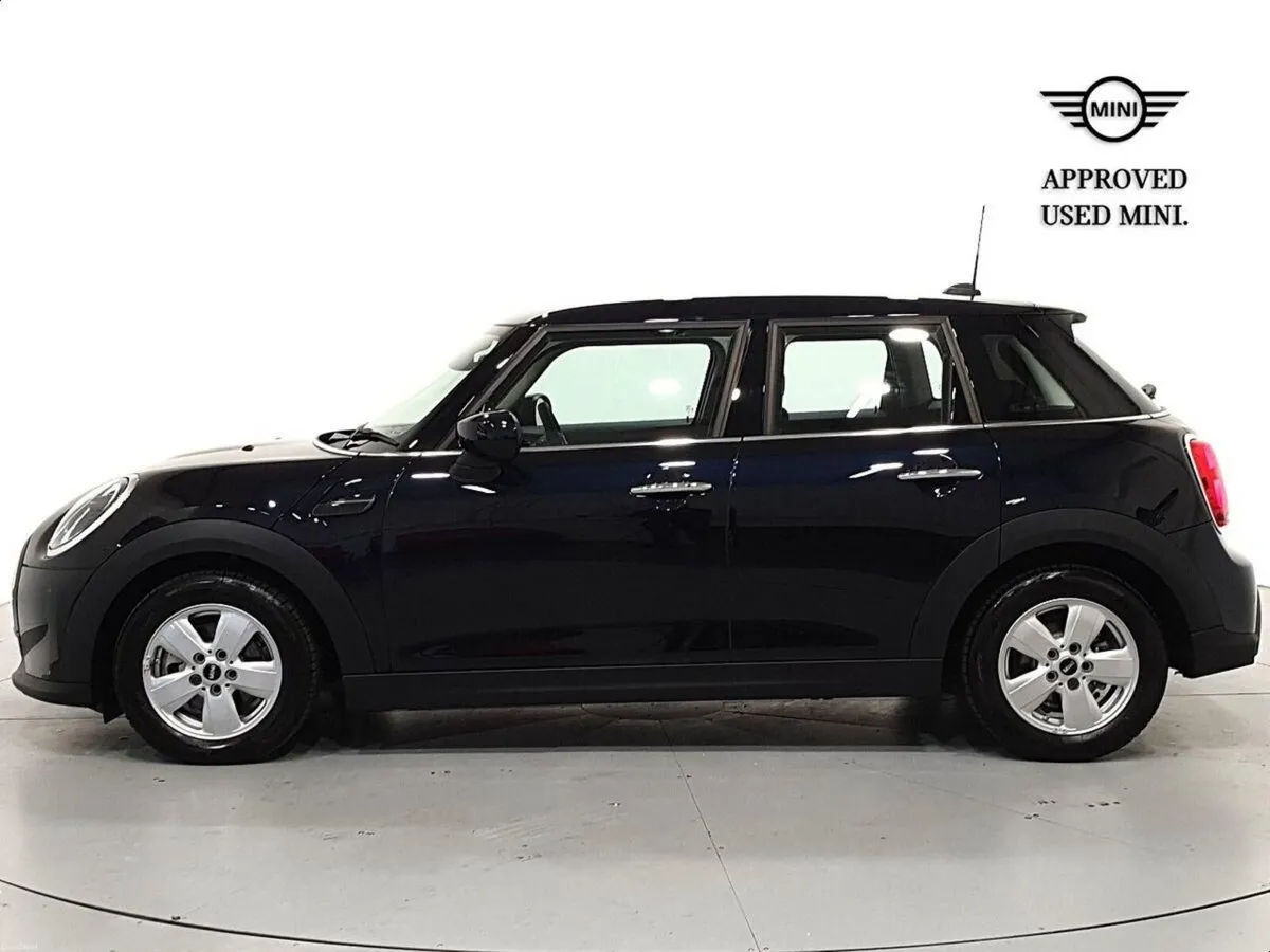 Mini Cooper 5-Door Cooper Classic - Image 4