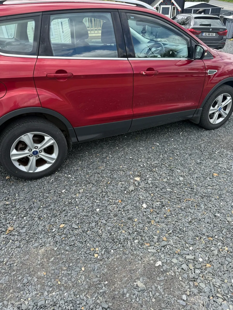 2015 Red Ford Kuga Zetec 2.0 TDCI FWD4 - Image 3