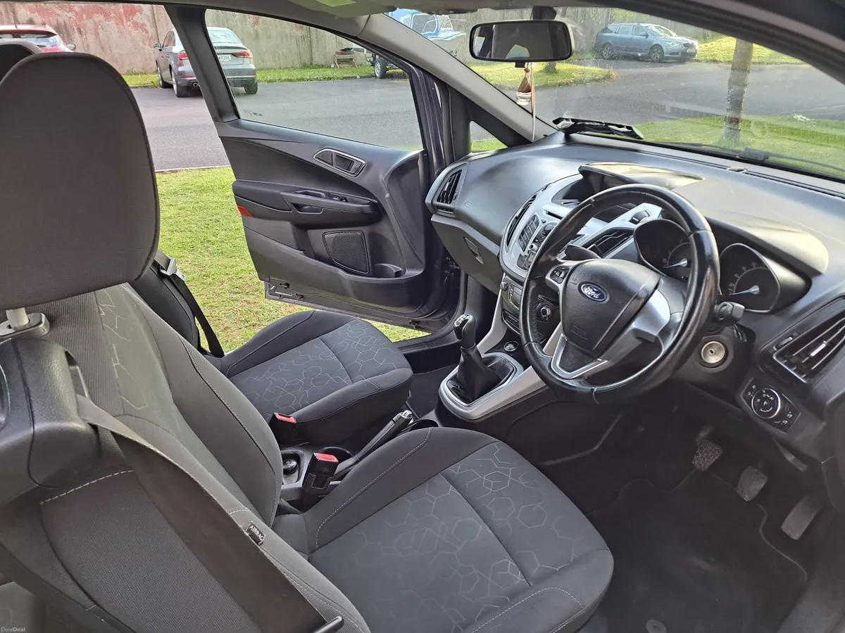 Ford B-Max 2013 - Image 2