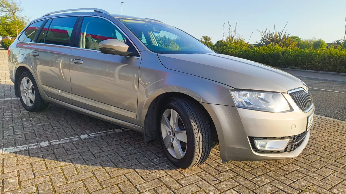 2015 Skoda Octavia Estate Td NCT 06/27, Tax 05/27 - Image 1