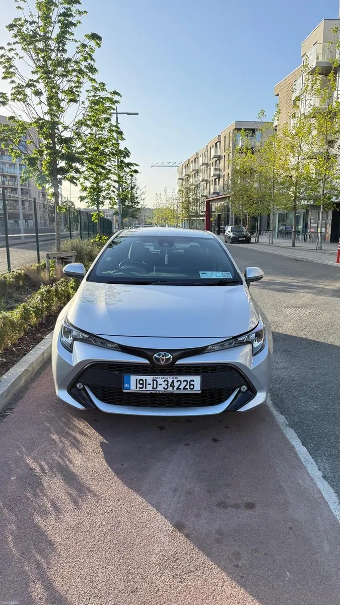 Toyota Corolla Luna Hybrid 4DR Auto, 2019 - Image 1