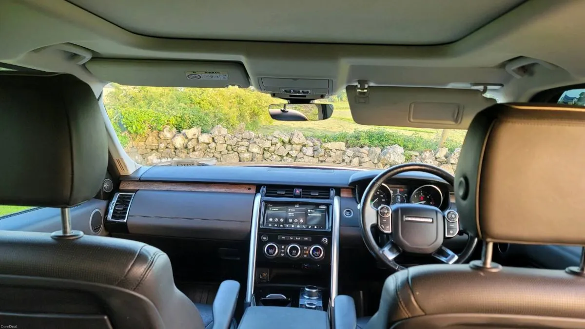 2017  Discovery 5 Top Spec 7 Seater NCT 03/27 - Image 5
