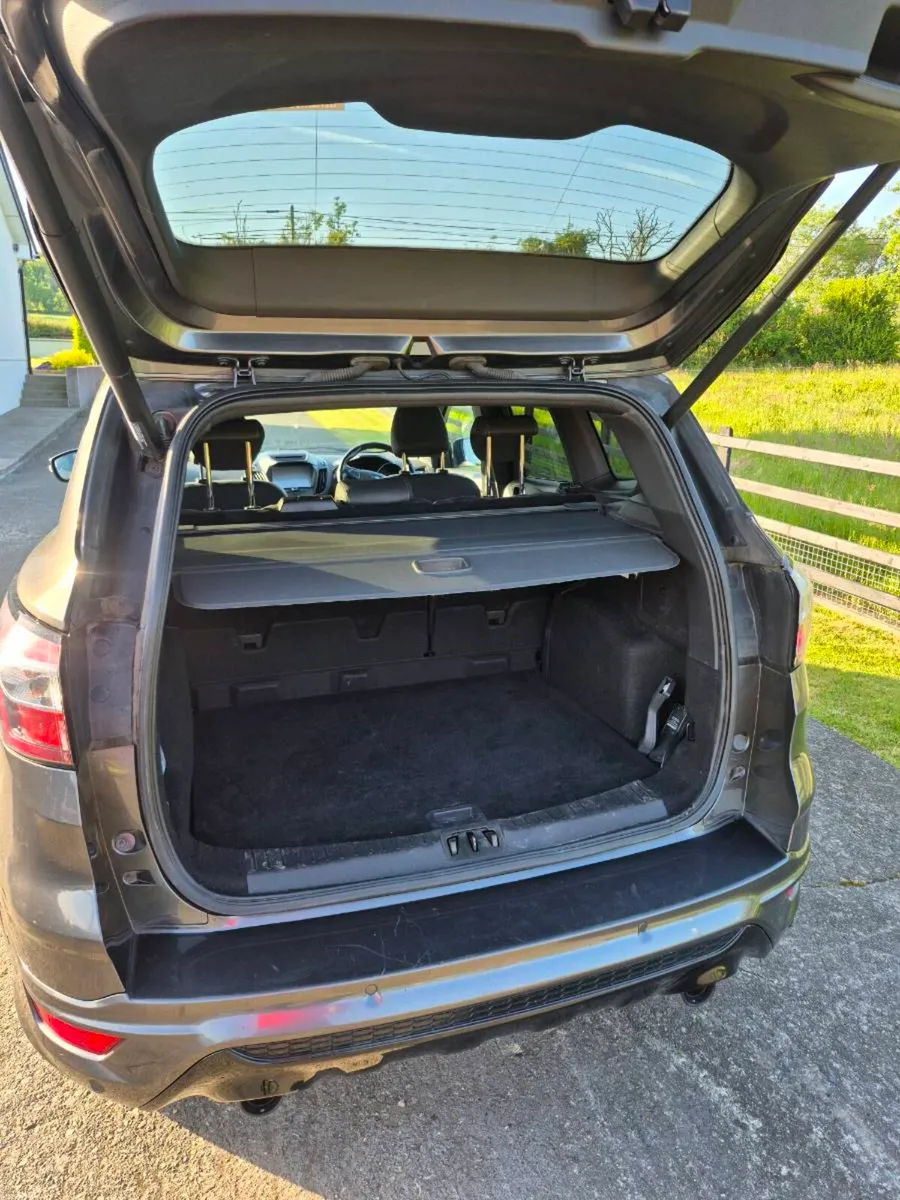 Ford Kuga 2.0 TDCI ST LINE X - Image 4