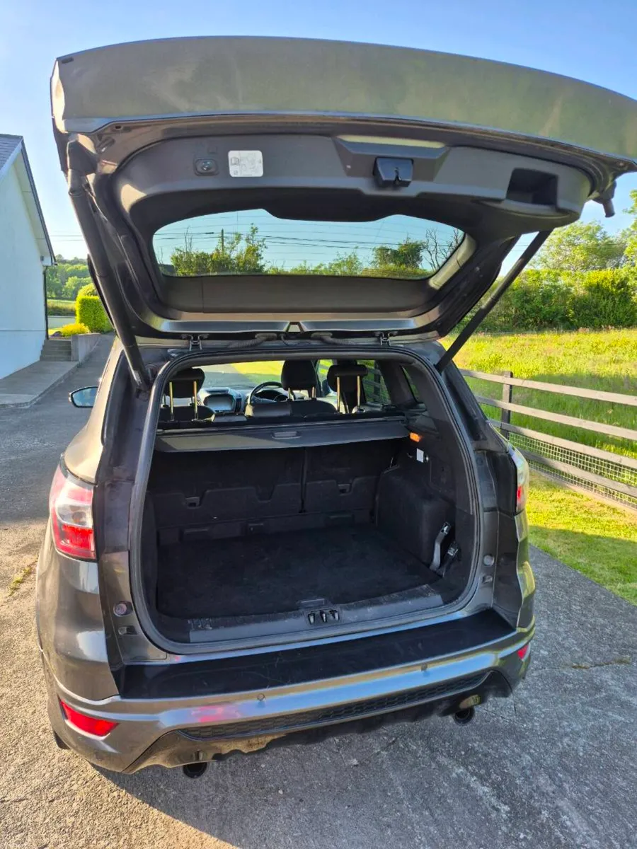 Ford Kuga 2.0 TDCI ST LINE X - Image 6