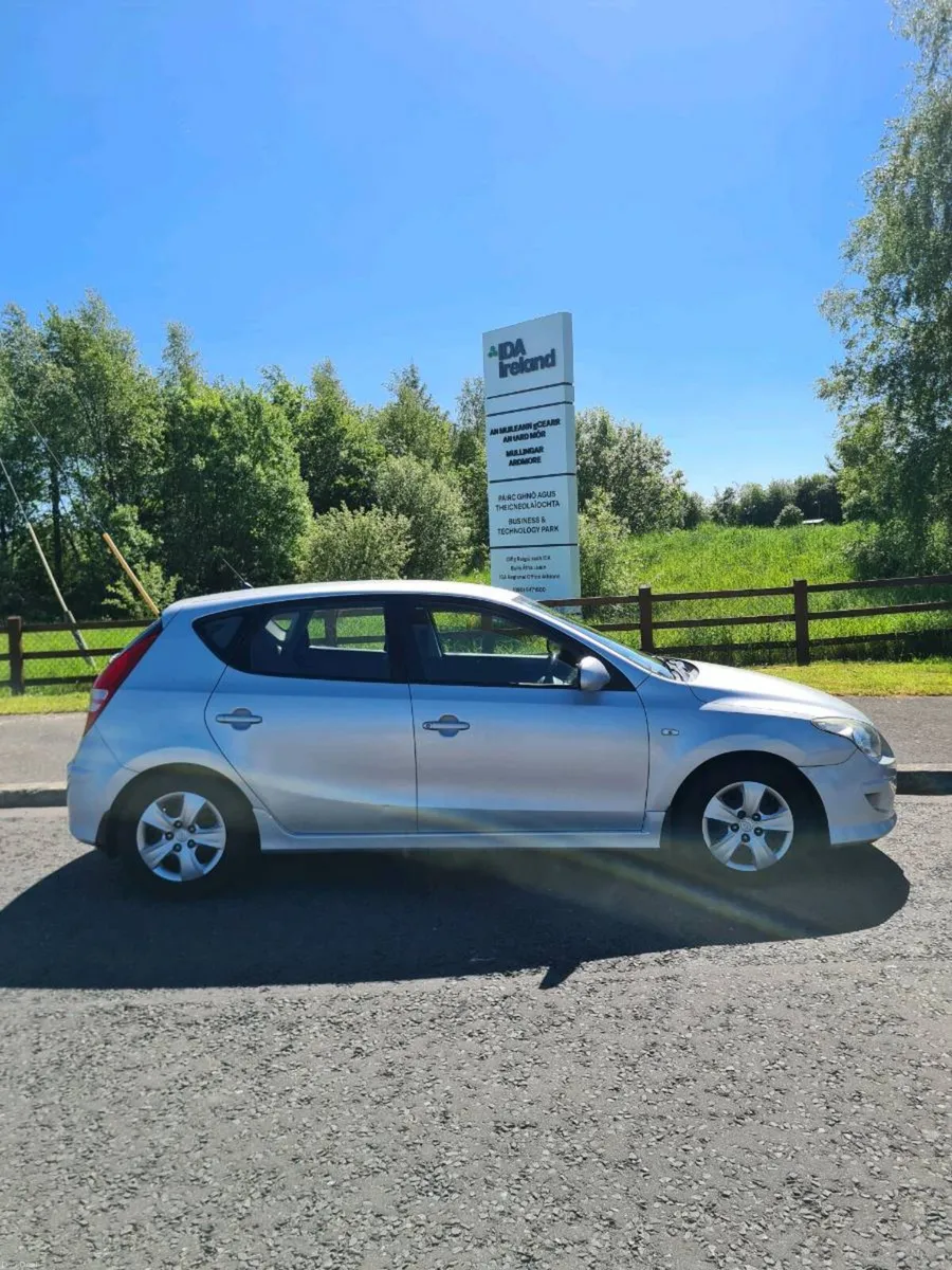Car - Image 3