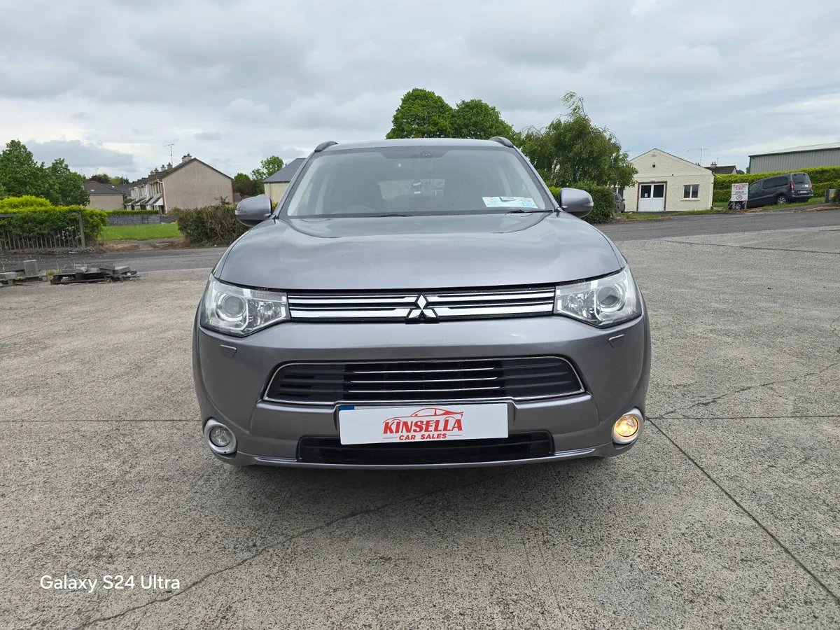 Mitsubishi Outlander 2.0 Plug-in Hybrid - Image 2