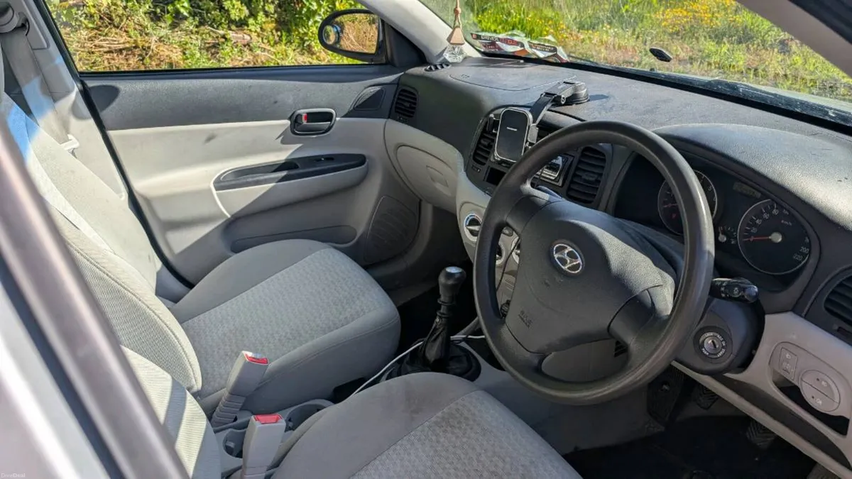 Hyundai accent. NCT 03/27 - Image 3