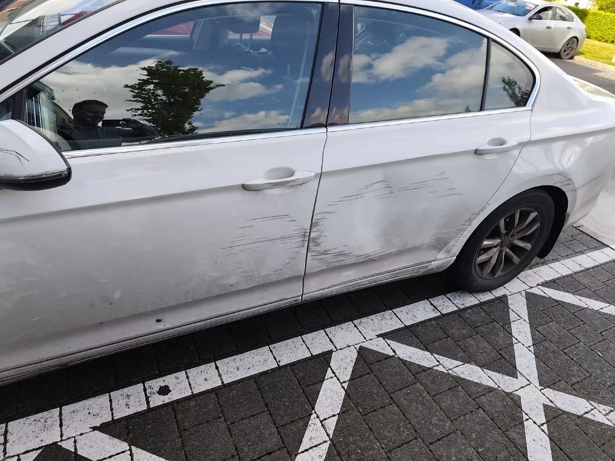 Volkswagen Passat 2015 - Image 4