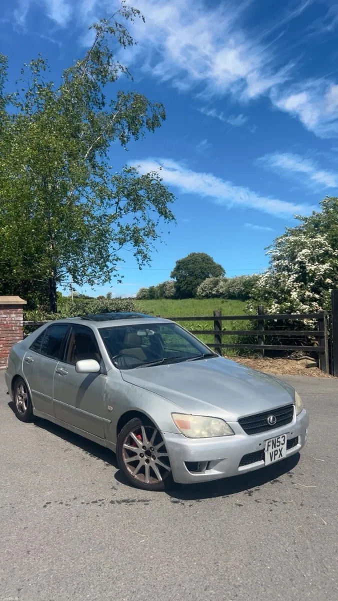 Lexus is200 - Image 3