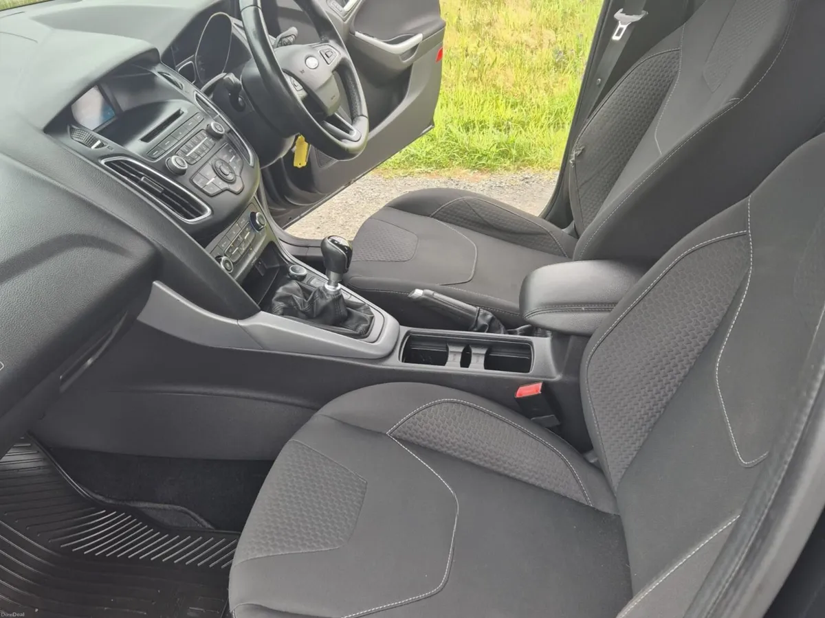 2015 (151) Ford Focus 1.5 TDCI - Image 6