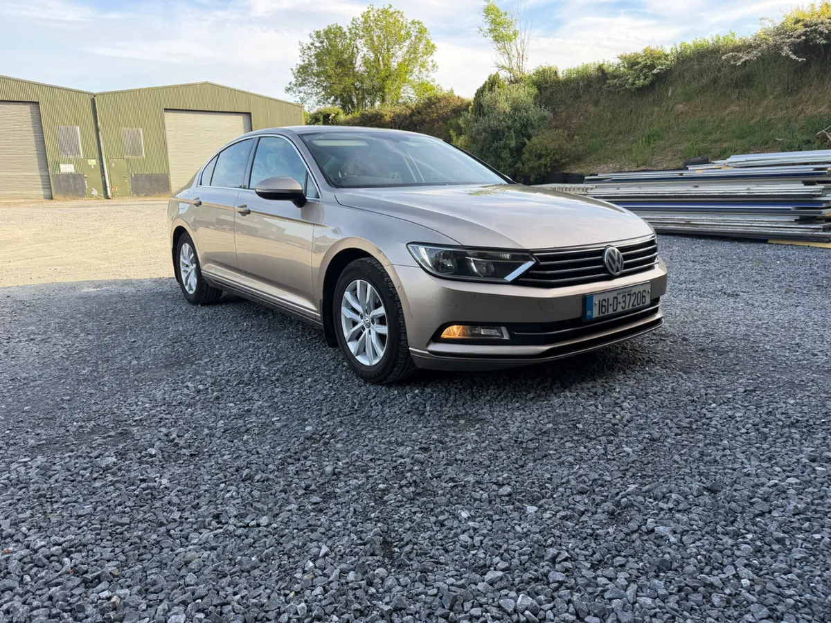 Volkswagen Passat 2016 - Image 2