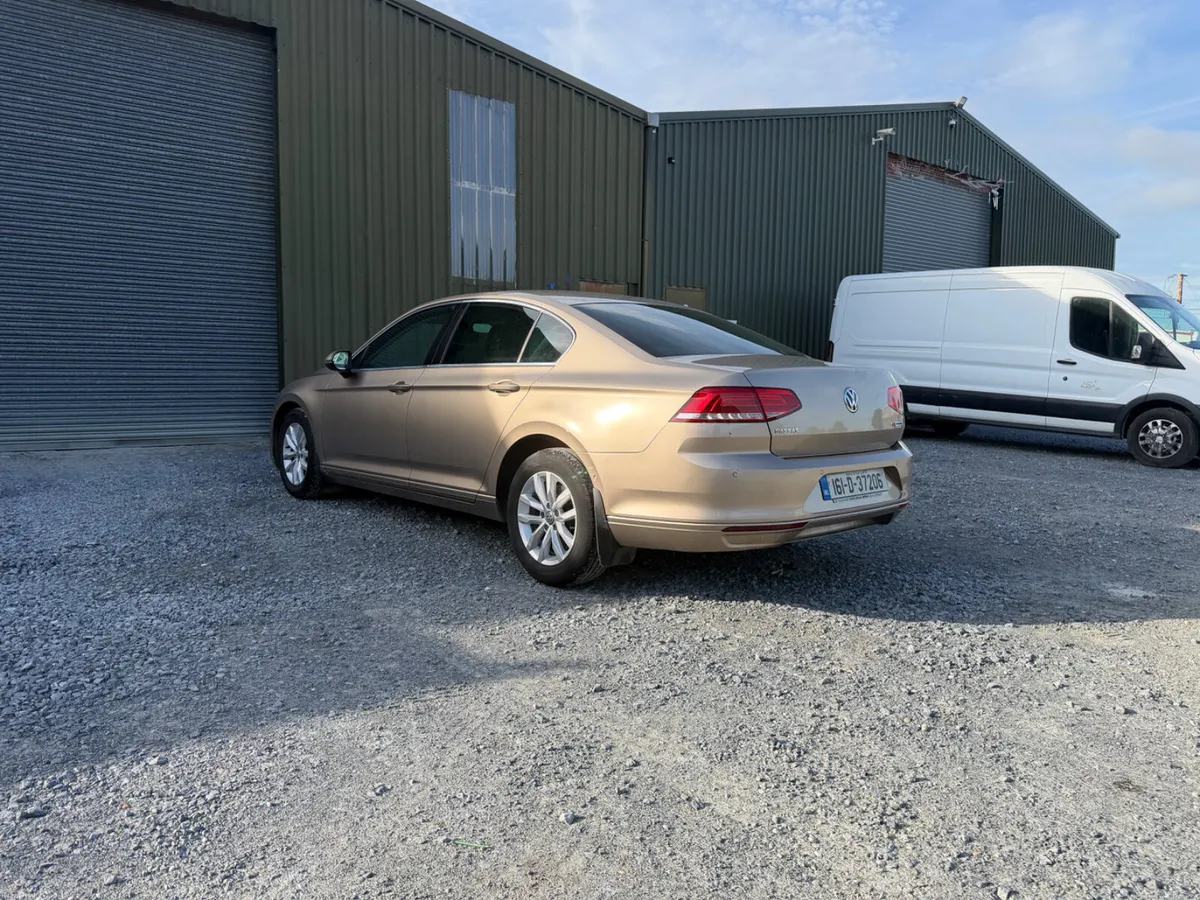Volkswagen Passat 2016 - Image 3