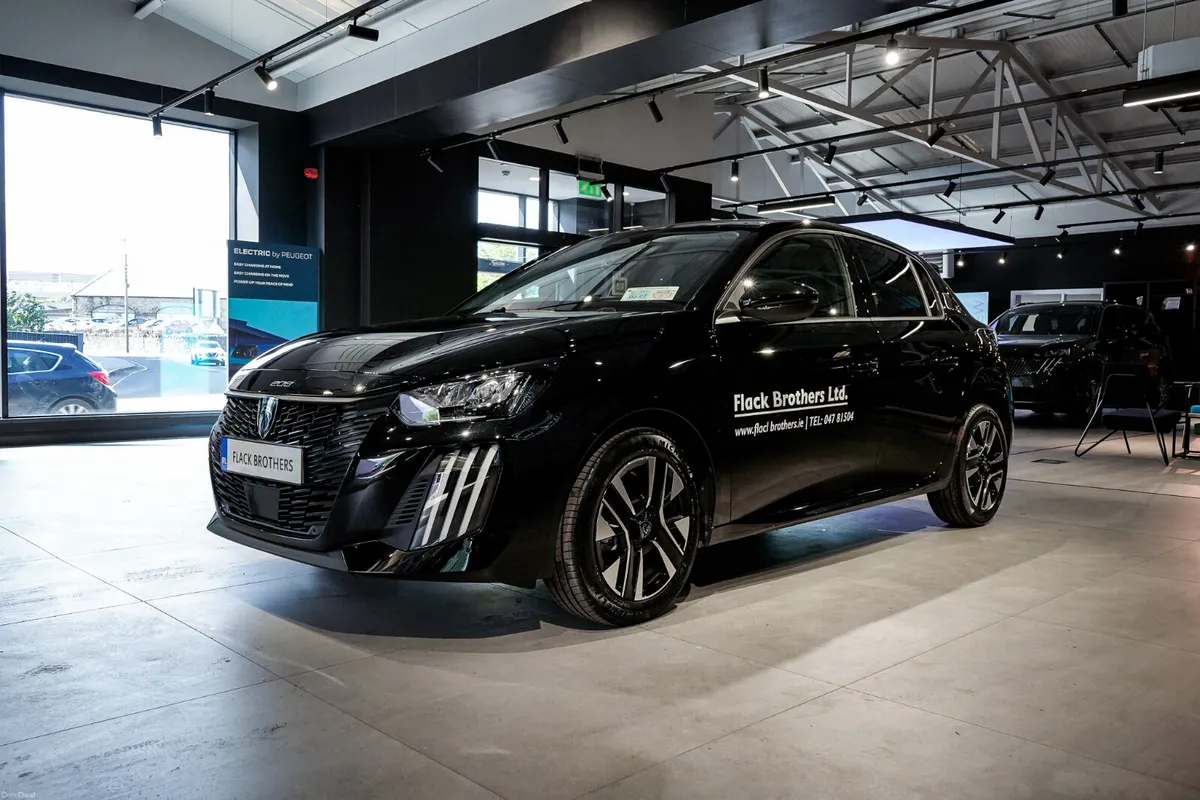 2026 Peugeot 208 Allure HYBRID 110bhp e-DCS6 Auto - Image 2