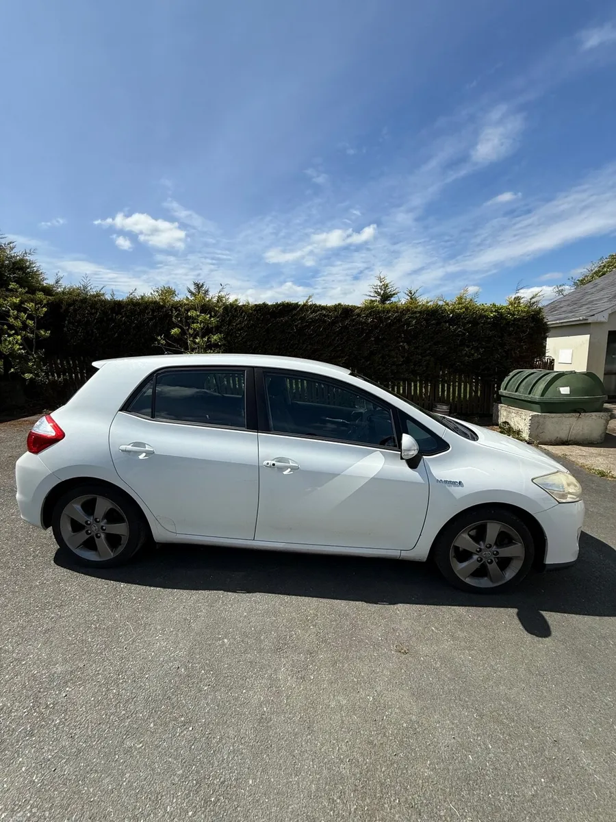 Toyota Auris 2012 - Image 1