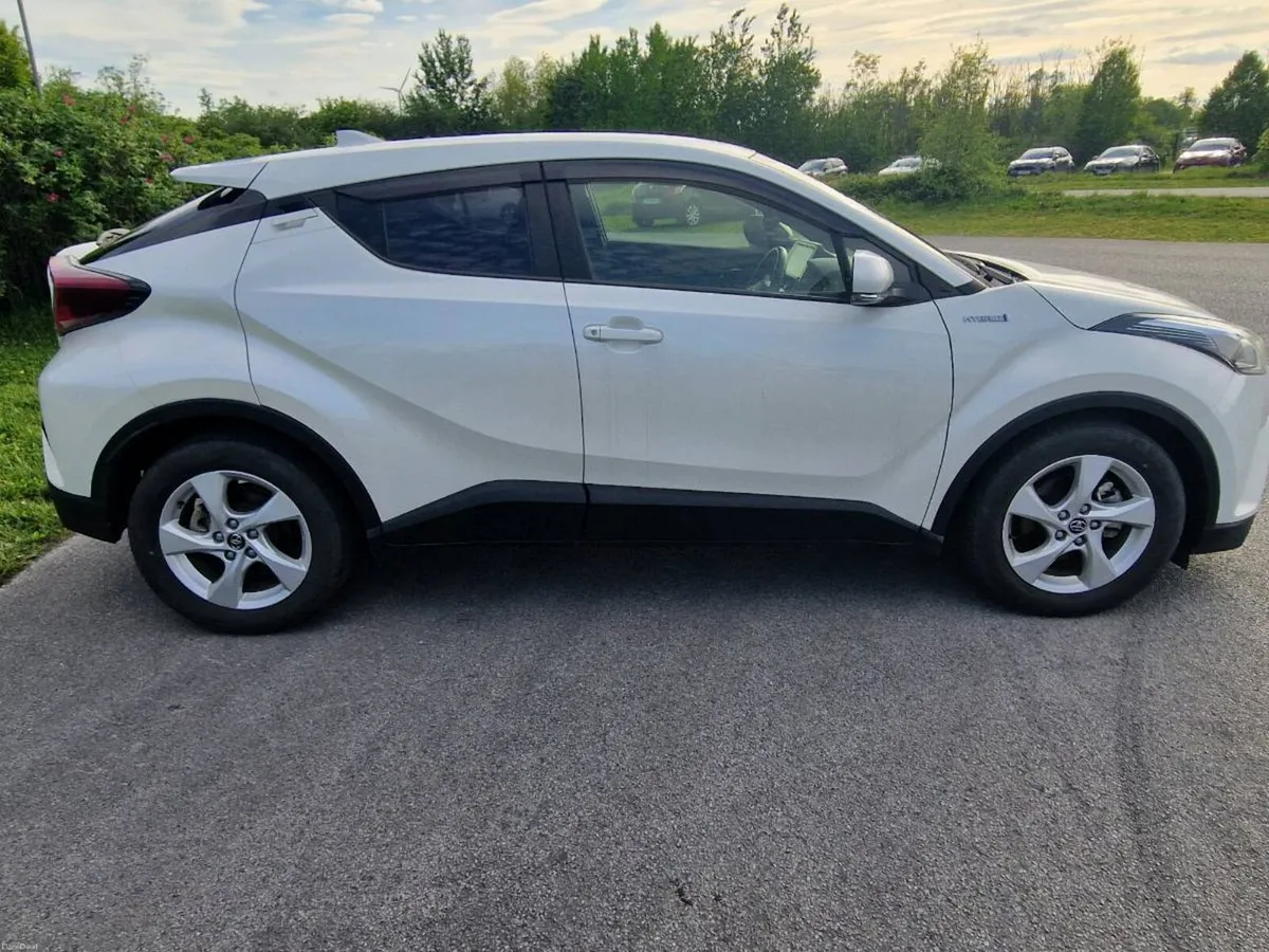 2019 Toyota C-HR 1,8 PETROL HYBRID - Image 6
