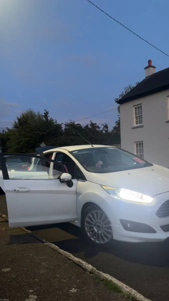 Ford Fiesta 2016 - Image 2
