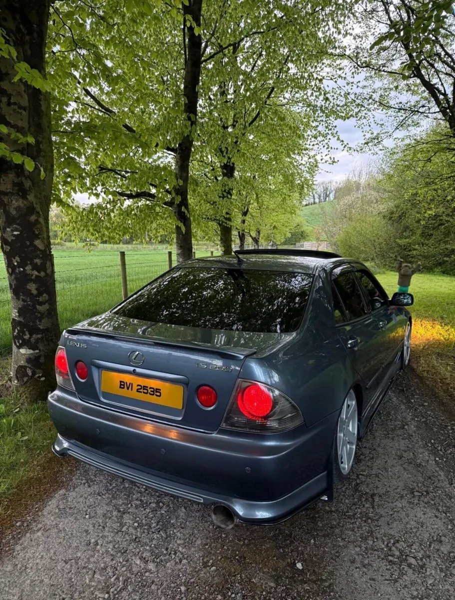 Lexus is200 - Image 6