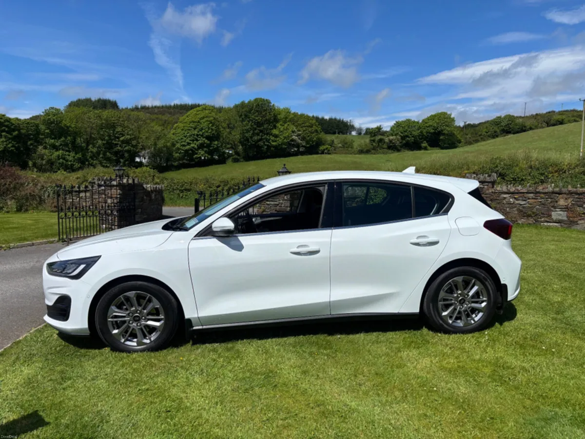 Ford Focus TITANIUM 5DR 1.0L 125 MHEV 6 - Image 5