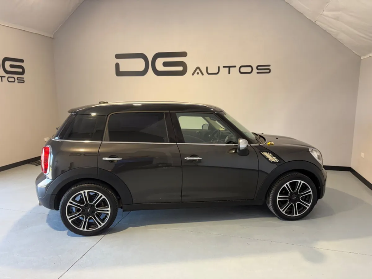 Mini Countryman COOPER- LOW KMS - GOOD SPEC - NEW - Image 2