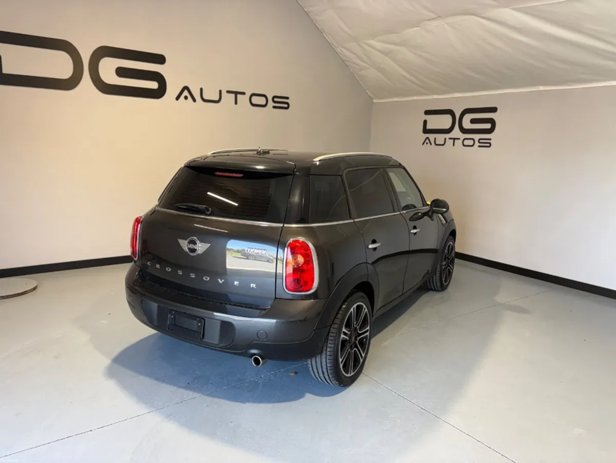 Mini Countryman COOPER- LOW KMS - GOOD SPEC - NEW - Image 4