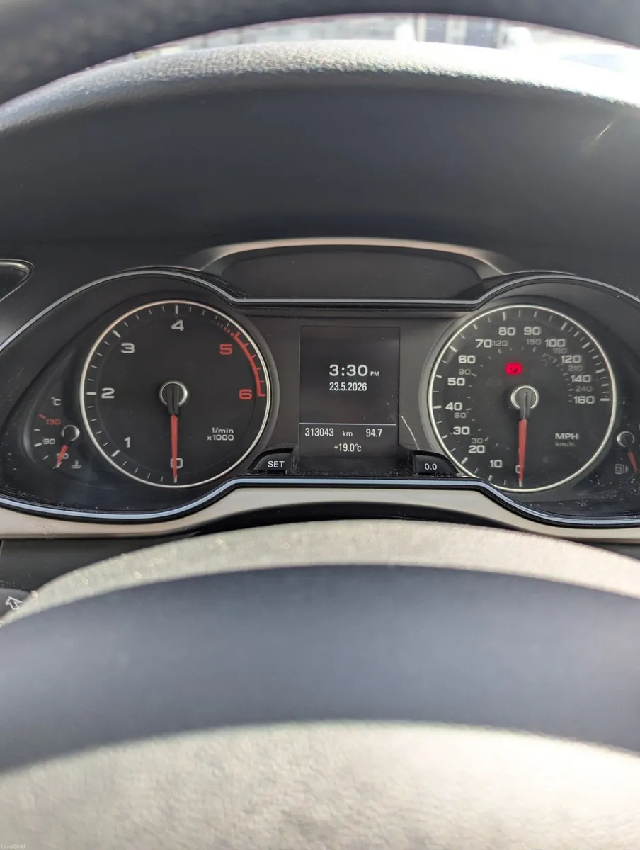 Audi A4 2014 - Image 2