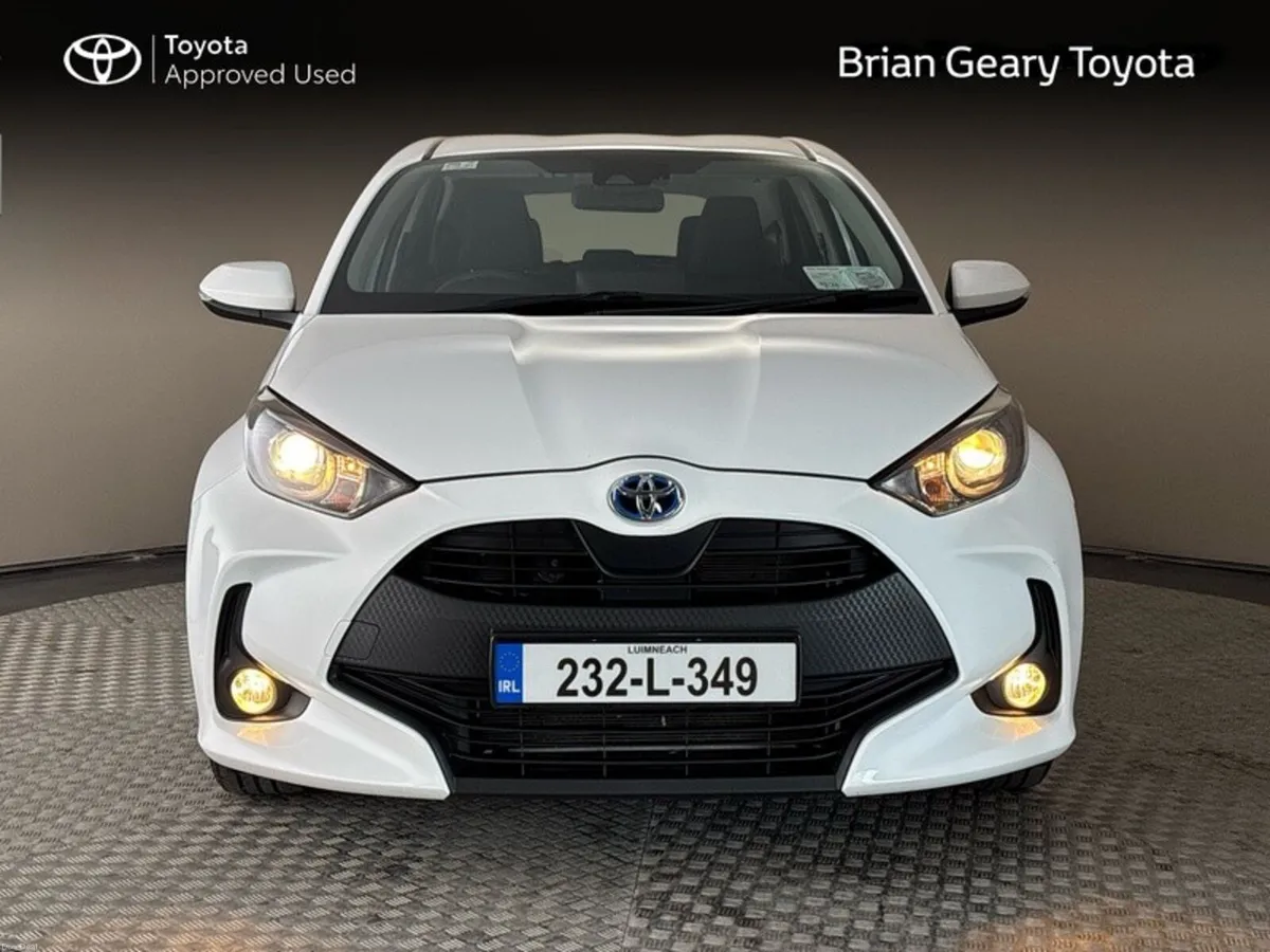 Toyota Yaris HYBRID LUNA - Image 5
