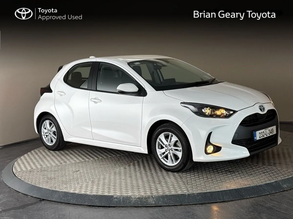 Toyota Yaris HYBRID LUNA - Image 1