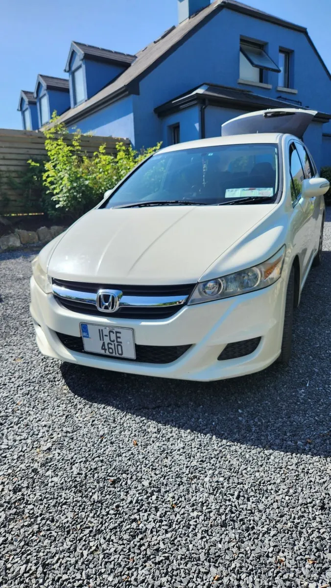 Honda Stream 2011 - Image 1