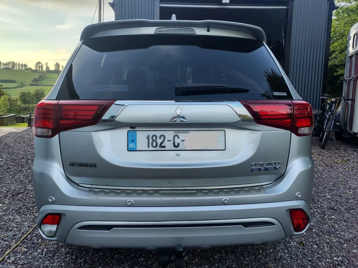 Mitsubishi Outlander 2.4L (224BHP) PHEV 4HS trim - Image 2