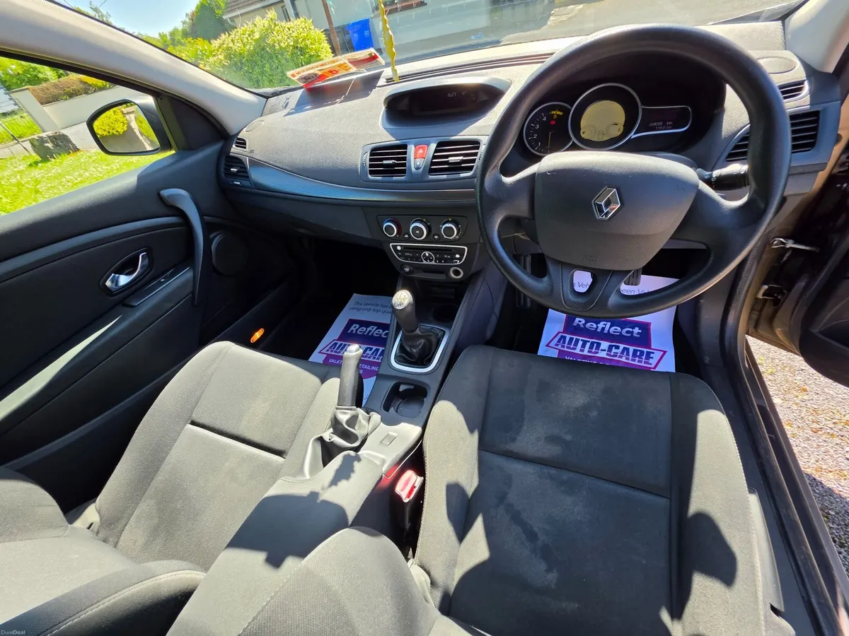 Renault Megane 2010 - Image 2