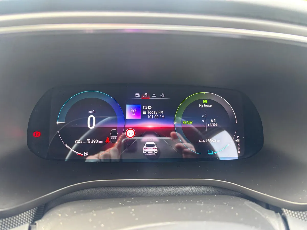 Renault Arkana 2024   HYBRID  AUTOMATIC - Image 2