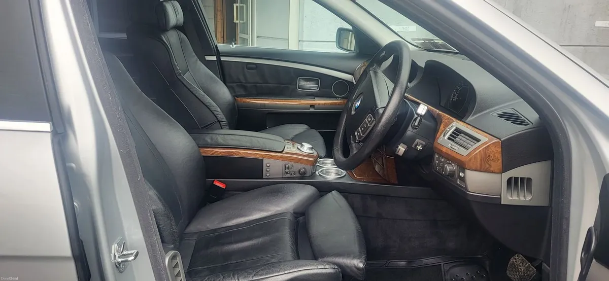 BMW 745i - Image 4